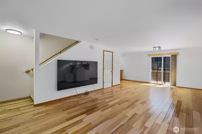 313 10th St #2B, Snohomish, WA 98290 - Photo 4