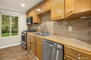 4727 W Lake Sammamish Pkwy SE, Issaquah, WA 98027 - Photo 6