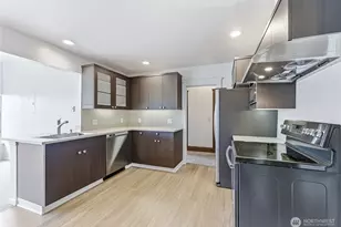 2025 Boylston Ave E, Seattle, WA 98102 - Photo 22