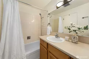 5818 NE 70th St, Seattle, WA 98115 - Photo 12
