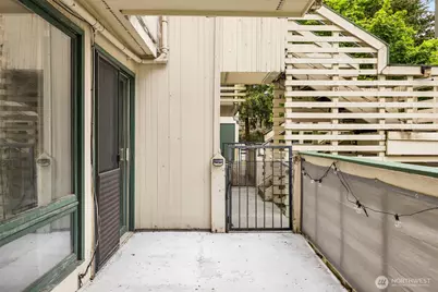 1019 156th Avenue NE #B2, Bellevue, WA 98007 - Photo 12