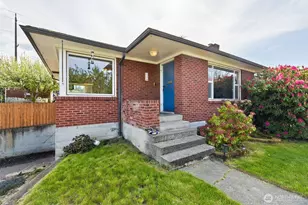 126 W 14th St, Port Angeles, WA 98362 - Photo 2