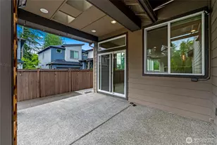 2483 NE 242nd Pl, Sammamish, WA 98074 - Photo 32
