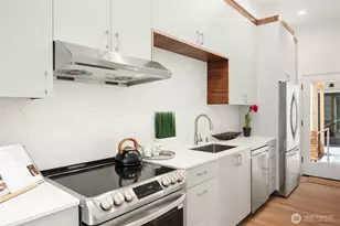 633 13th Ave E, Seattle, WA 98102 - Photo 10