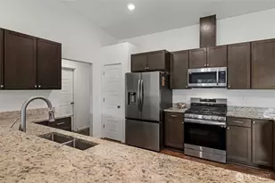 6809 Carolina St, Anacortes, WA 98221 - Photo 16