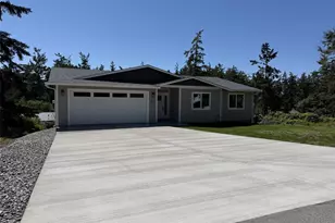 621 La Fiesta St, Coupeville, WA 98239 - Photo 2