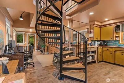 6553 21st Avenue NW, Seattle, WA 98117 - Photo 2