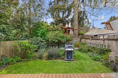 6553 21st Avenue NW, Seattle, WA 98117 - Photo 20