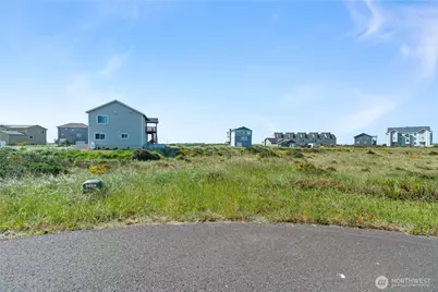 471 Hilo Court, Ocean Shores, WA 98569 - Photo 1