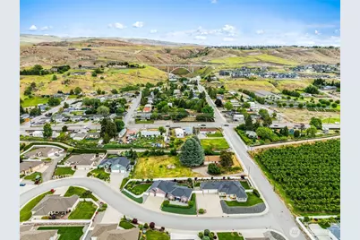 21 St SW 31, East Wenatchee, WA 98802 - Photo 20