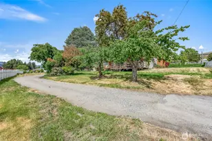 21 St SW 31, East Wenatchee, WA 98802 - Photo 4