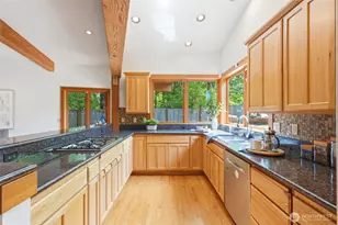 19946 47th Ave NE, Lake Forest Park, WA 98155 - Photo 8