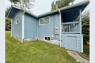 11049 18th Avenue SW, Seattle, WA 98146 - Photo 2