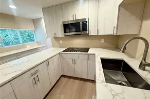 11049 18th Ave SW, Seattle, WA 98146 - Photo 14