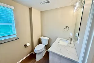 11049 18th Ave SW, Seattle, WA 98146 - Photo 10