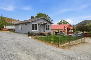 608 N Bradley St, Chelan, WA 98816 - Photo 4