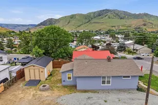 608 N Bradley St, Chelan, WA 98816 - Photo 24