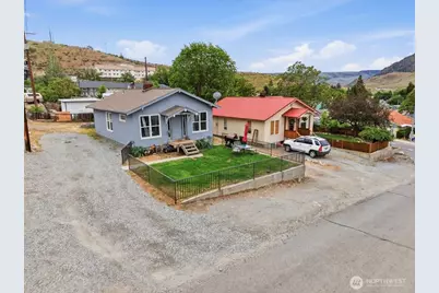 608 N Bradley Street, Chelan, WA 98816 - Photo 1