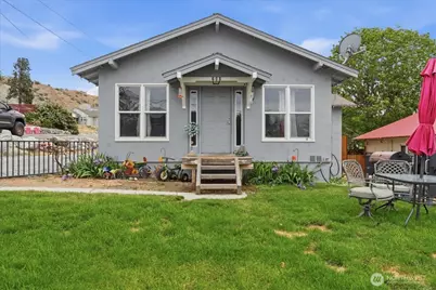 608 N Bradley Street, Chelan, WA 98816 - Photo 6