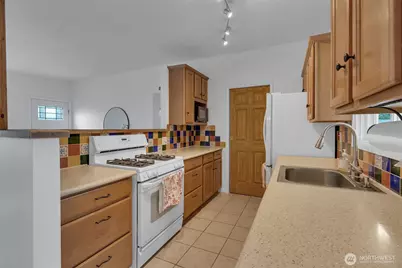 24855 16th Avenue S, Des Moines, WA 98198 - Photo 16