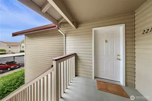 633 W Horton Way, Bellingham, WA 98226 - Photo 2