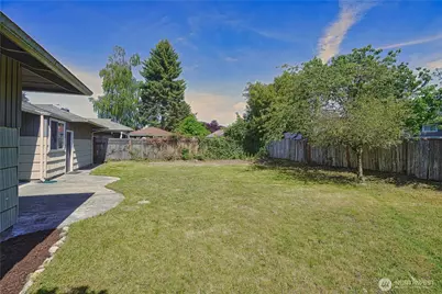 10746 63rd Avenue S, Seattle, WA 98178 - Photo 30