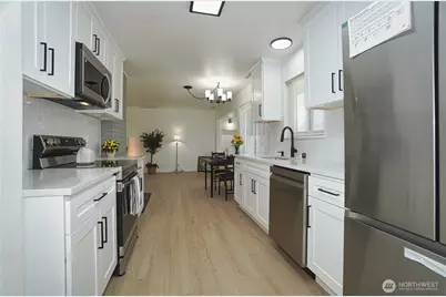 10746 63rd Avenue S, Seattle, WA 98178 - Photo 12