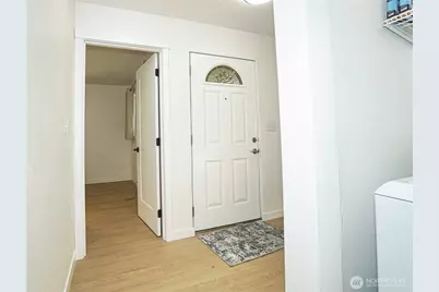 10746 63rd Avenue S, Seattle, WA 98178 - Photo 18