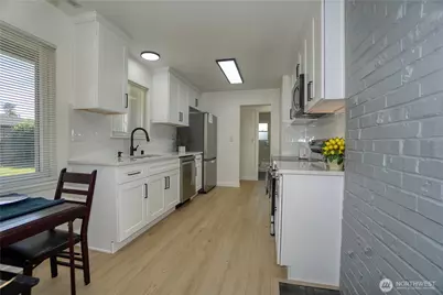 10746 63rd Avenue S, Seattle, WA 98178 - Photo 8