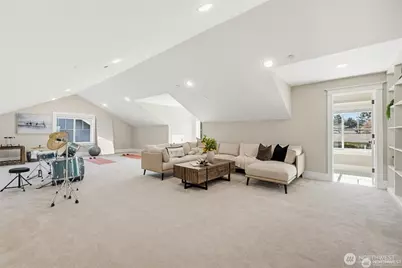 10610 NE 28th Street, Bellevue, WA 98004 - Photo 28