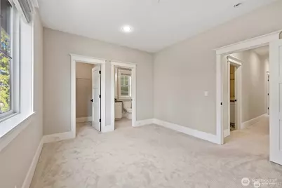 10610 NE 28th Street, Bellevue, WA 98004 - Photo 26