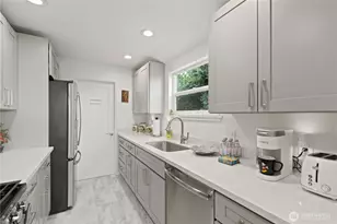 707 W Bertona St, Seattle, WA 98119 - Photo 20