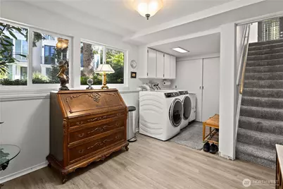 707 W Bertona Street, Seattle, WA 98119 - Photo 36