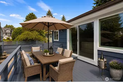 707 W Bertona Street, Seattle, WA 98119 - Photo 32