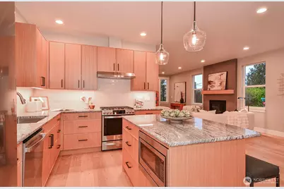10202 44th Avenue SW, Seattle, WA 98146 - Photo 12