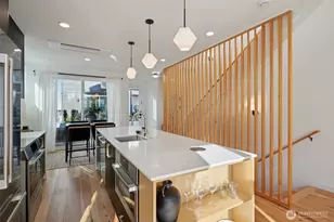 515 Howe, Seattle, WA 98109 - Photo 4
