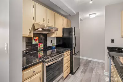 75 E Lynn Street #B, Seattle, WA 98102 - Photo 8