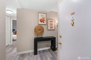 75 E Lynn St, Seattle, WA 98102 - Photo 14