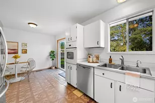 2600 Sylvan St, Bellingham, WA 98229 - Photo 8