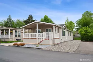 1226 Maple Dr, Enumclaw, WA 98022 - Photo 2