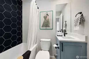 516 N 61st St, Seattle, WA 98103 - Photo 14