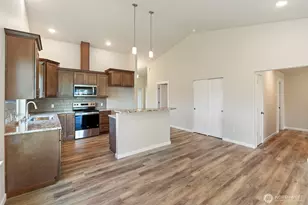 9609 179th Trl SW, Rochester, WA 98579 - Photo 10