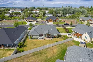 419 S Astor Loop, Moses Lake, WA 98837 - Photo 4