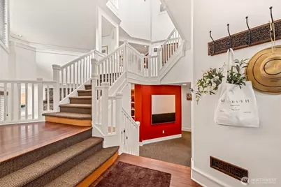 545 Holly Drive, Edmonds, WA 98020 - Photo 4