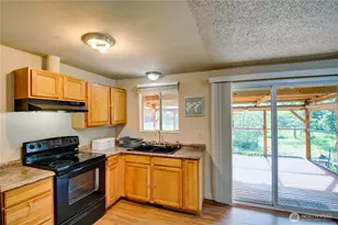 930 N Laventure Rd, Mount Vernon, WA 98273 - Photo 8
