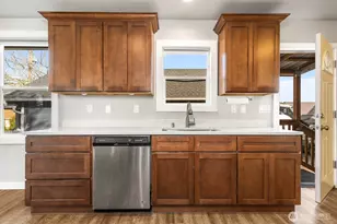 1223 11th St, Bremerton, WA 98337 - Photo 18