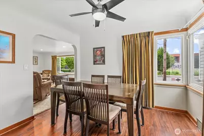 328 Garden Avenue N, Renton, WA 98057 - Photo 14