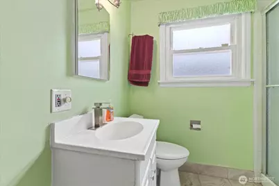 328 Garden Avenue N, Renton, WA 98057 - Photo 20