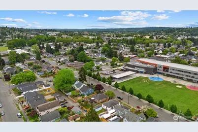 328 Garden Avenue N, Renton, WA 98057 - Photo 30