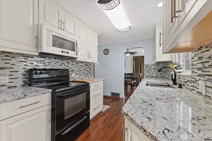 328 Garden Ave N, Renton, WA 98057 - Photo 12